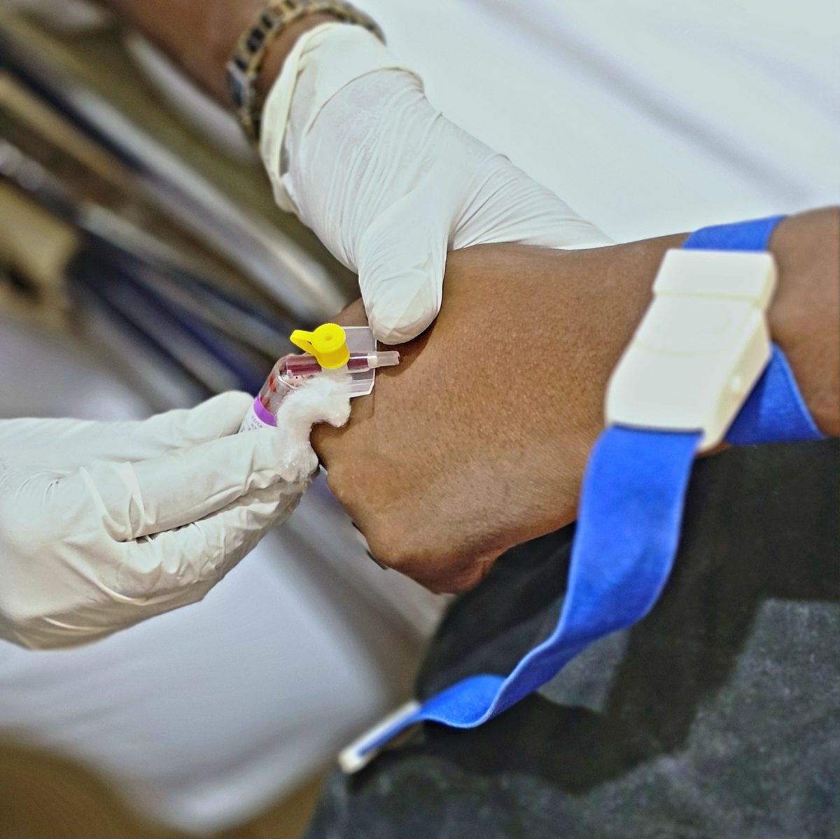 Milieux de culture pour sérologies et bactériologie, laboratoire de la Clinique Les Béatitudes, Yassa Douala