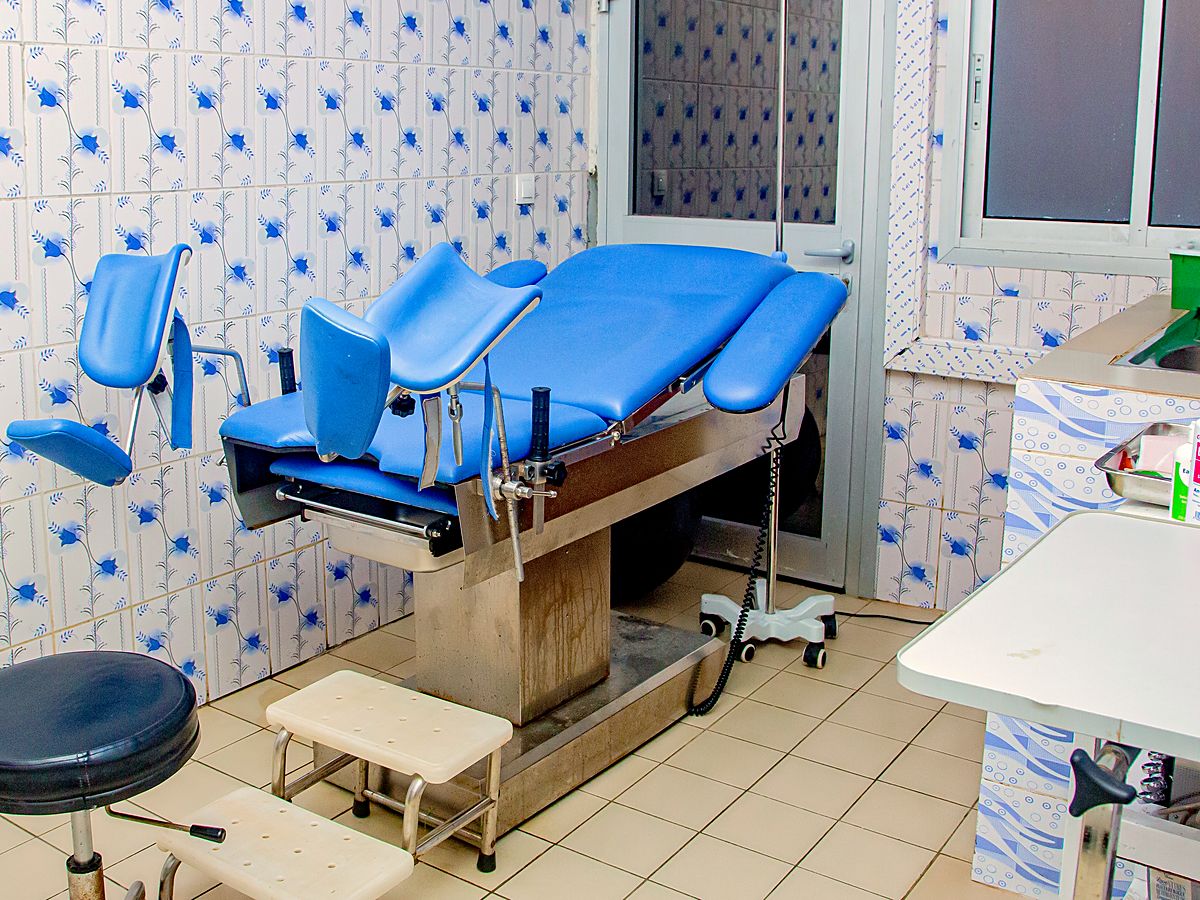 Salle d'accouchement équipée de la maternité