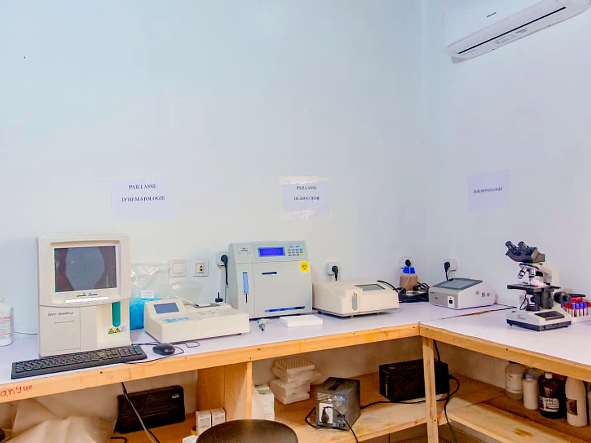 Laboratoire d'analyses médicales de la Clinique Les Béatitudes à Yassa Douala